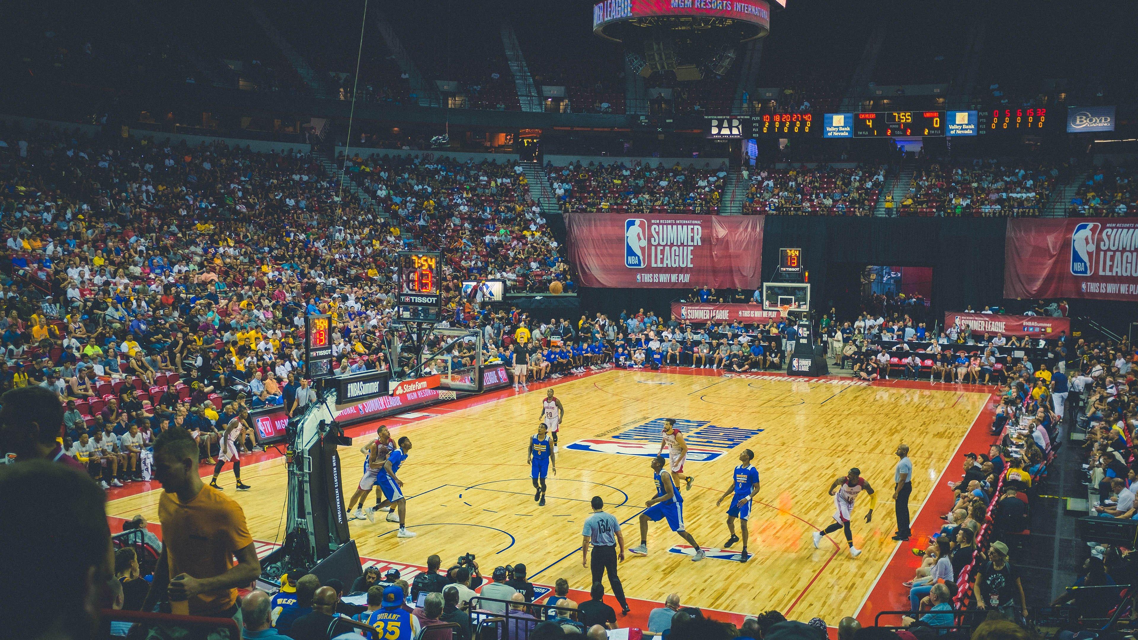 巴塞罗那后防基石稳固!孔德续约至2030年,诺坎普未来蓝图再添关键拼图